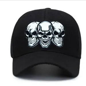 Kšiltovka Three Skulls